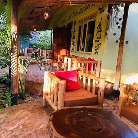 Afro Smile Hotel & Guest House Jinja Exteriör bild