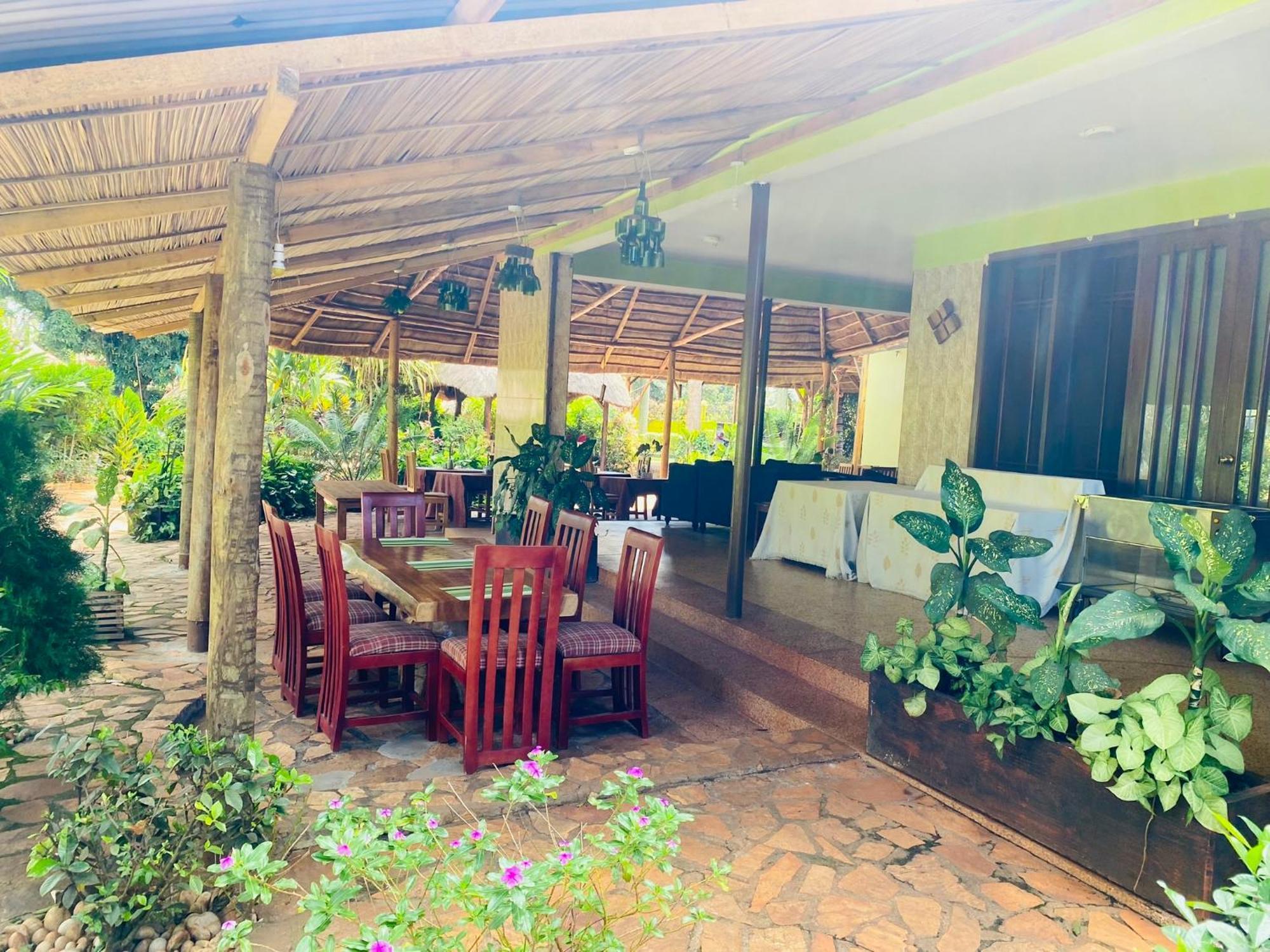 Afro Smile Hotel & Guest House Jinja Exteriör bild
