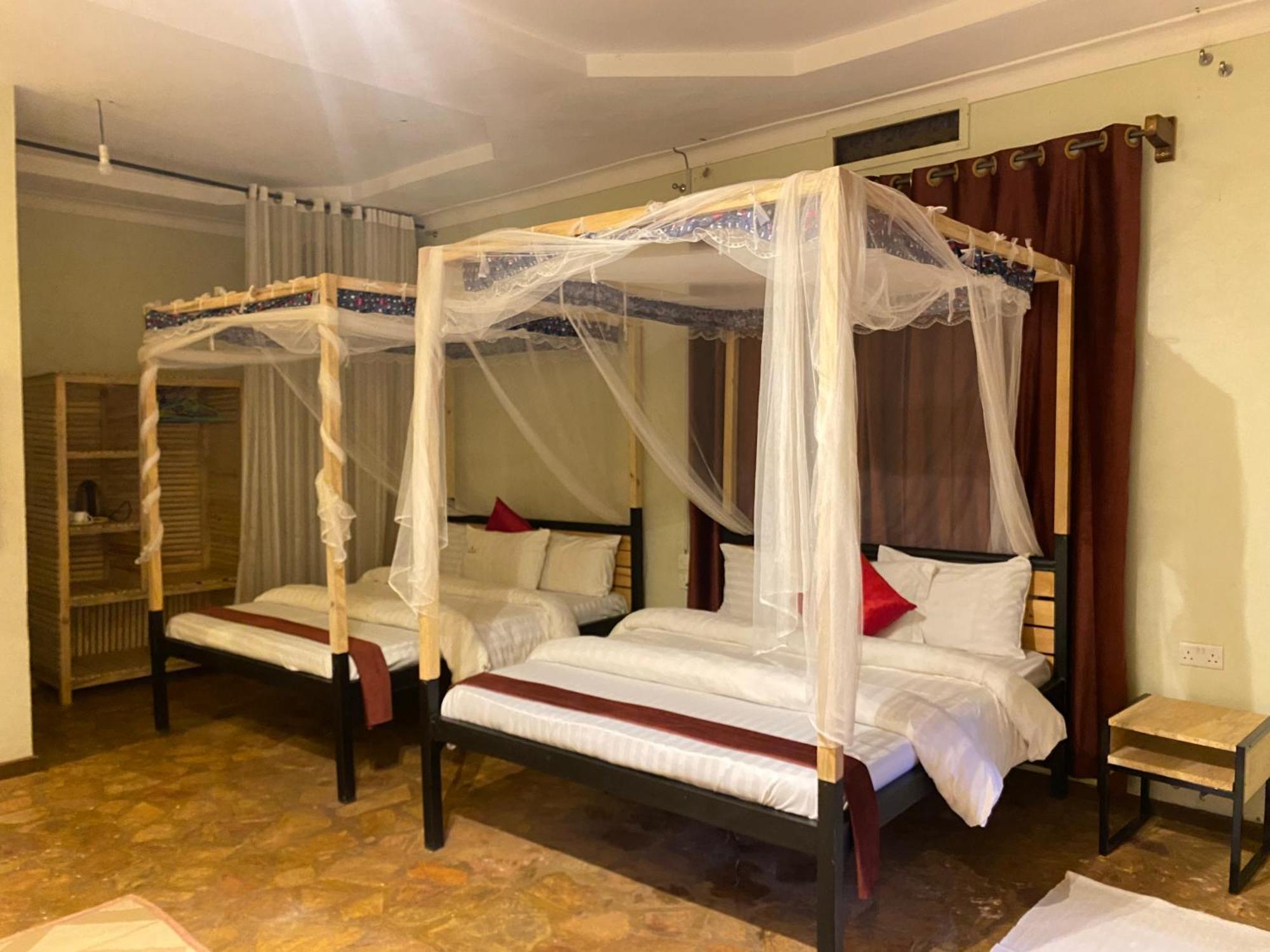 Afro Smile Hotel & Guest House Jinja Exteriör bild