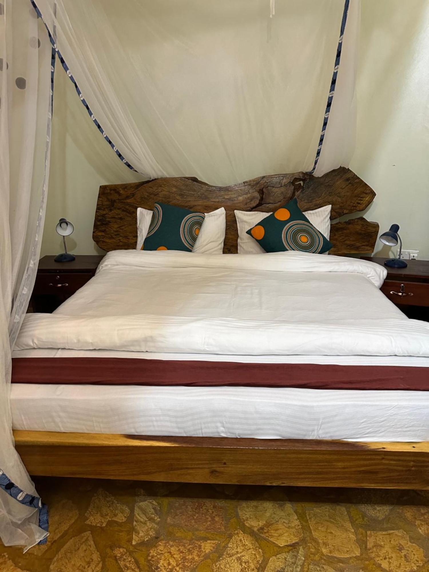 Afro Smile Hotel & Guest House Jinja Exteriör bild