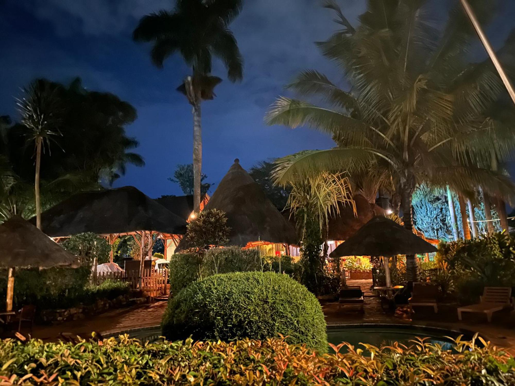 Afro Smile Hotel & Guest House Jinja Exteriör bild
