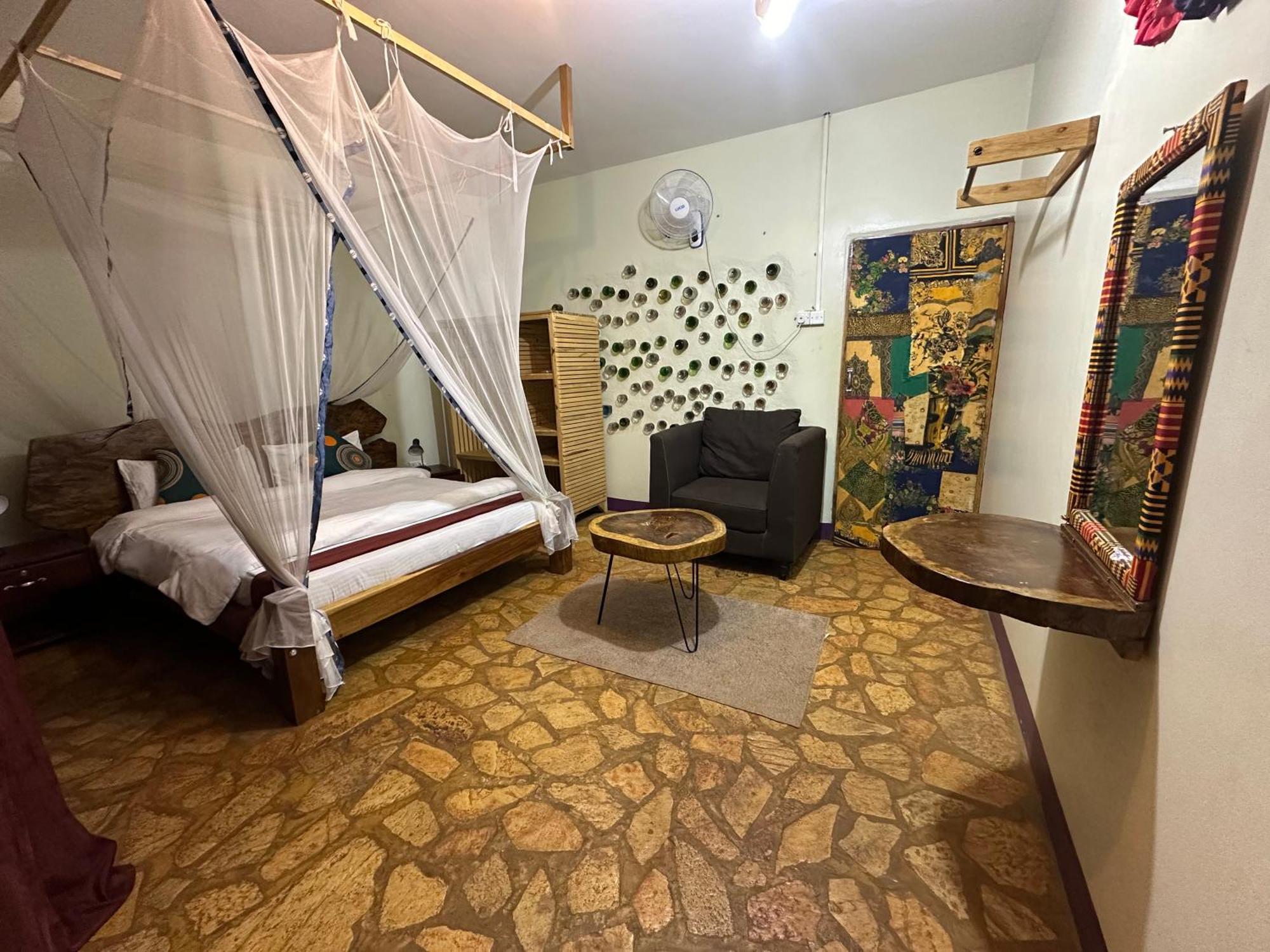 Afro Smile Hotel & Guest House Jinja Exteriör bild