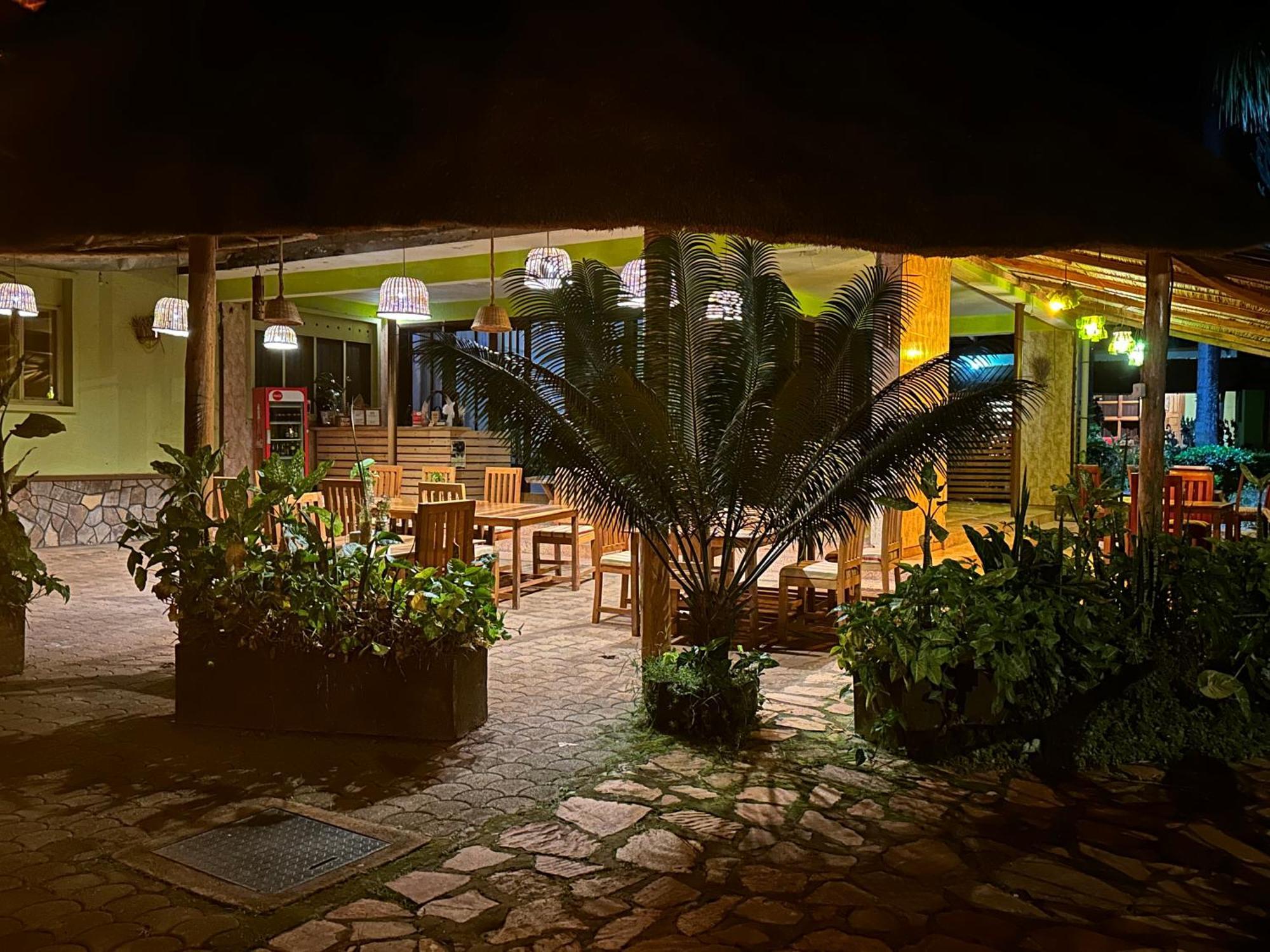 Afro Smile Hotel & Guest House Jinja Exteriör bild