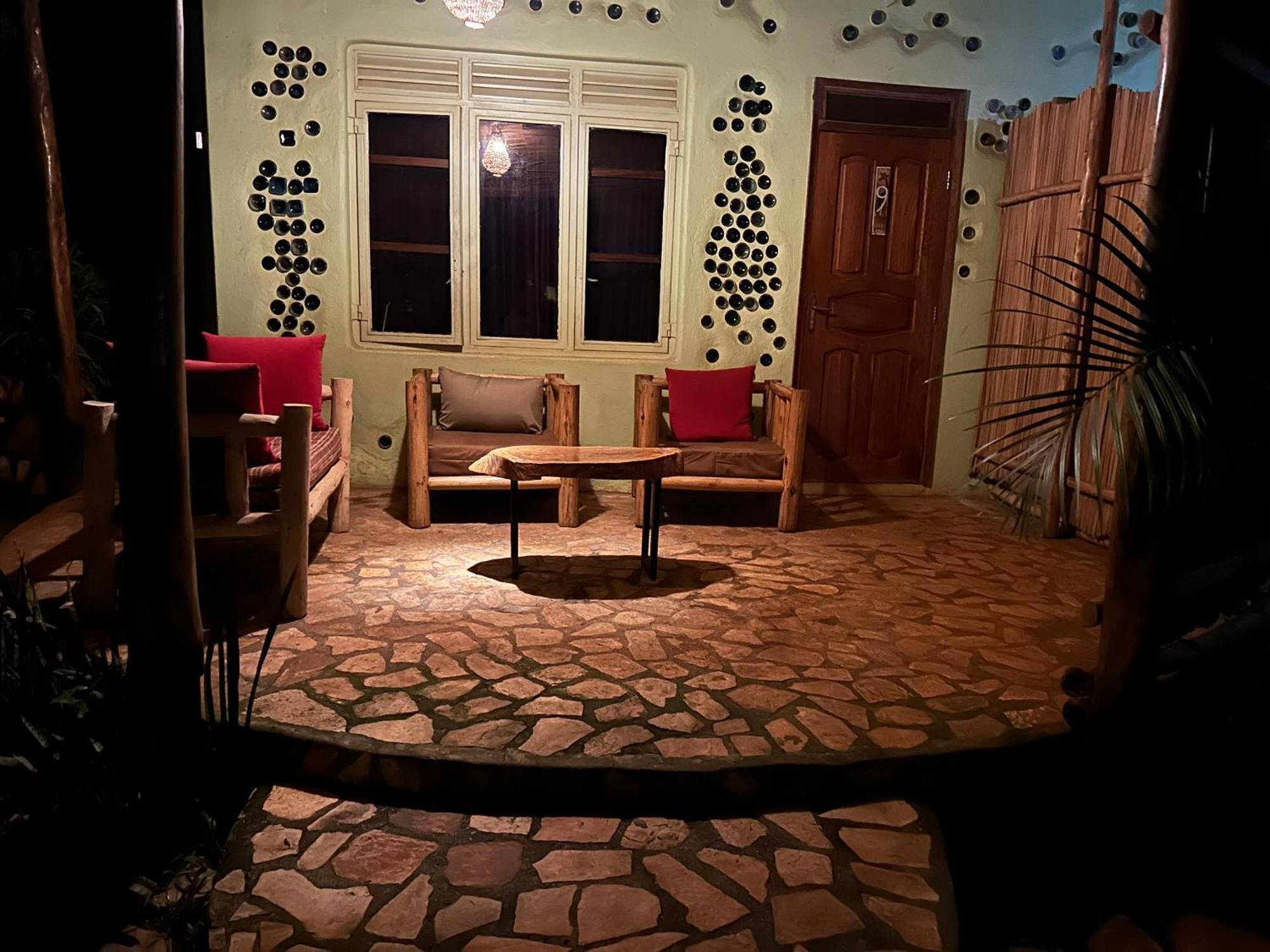 Afro Smile Hotel & Guest House Jinja Exteriör bild