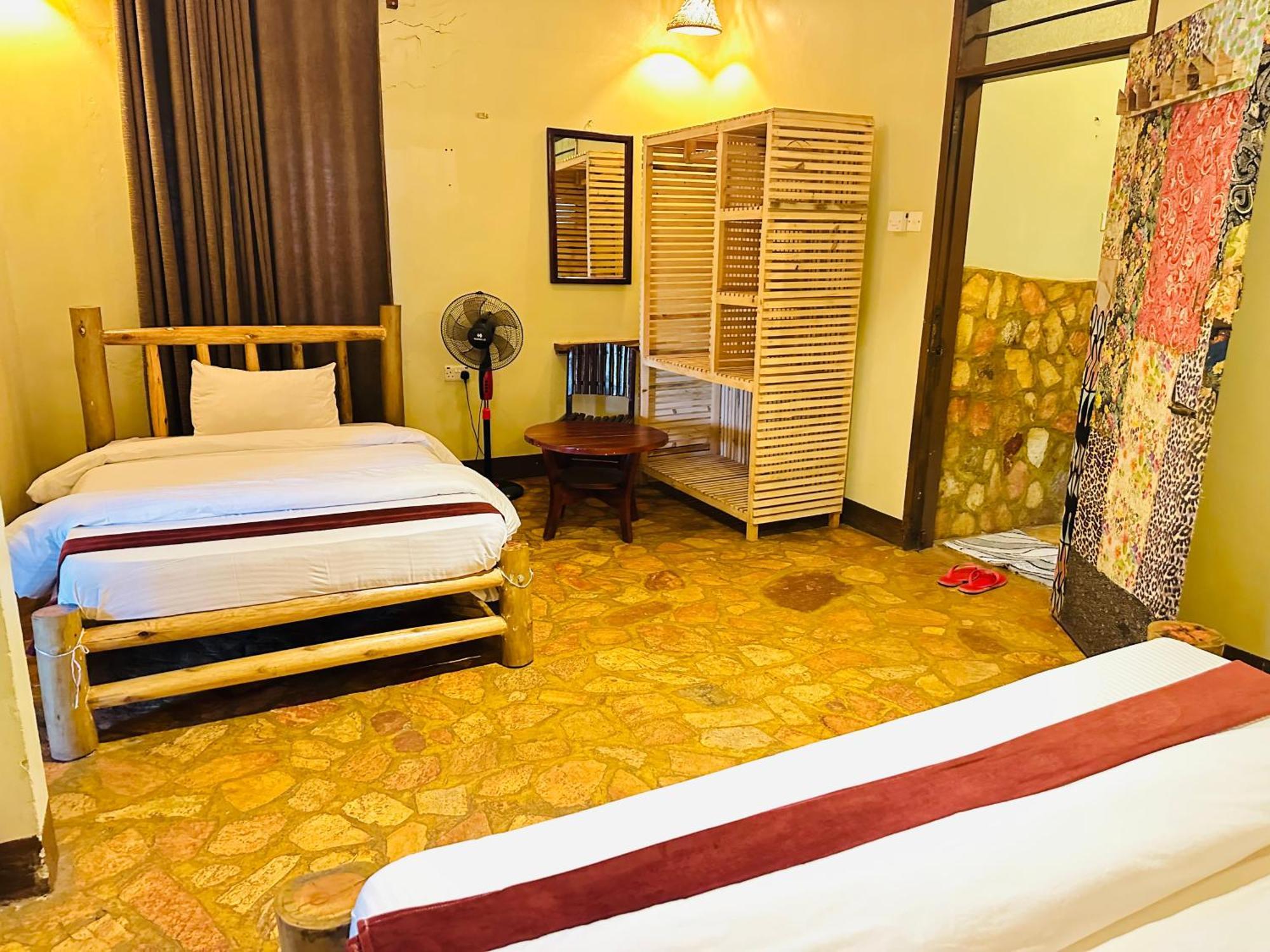 Afro Smile Hotel & Guest House Jinja Exteriör bild