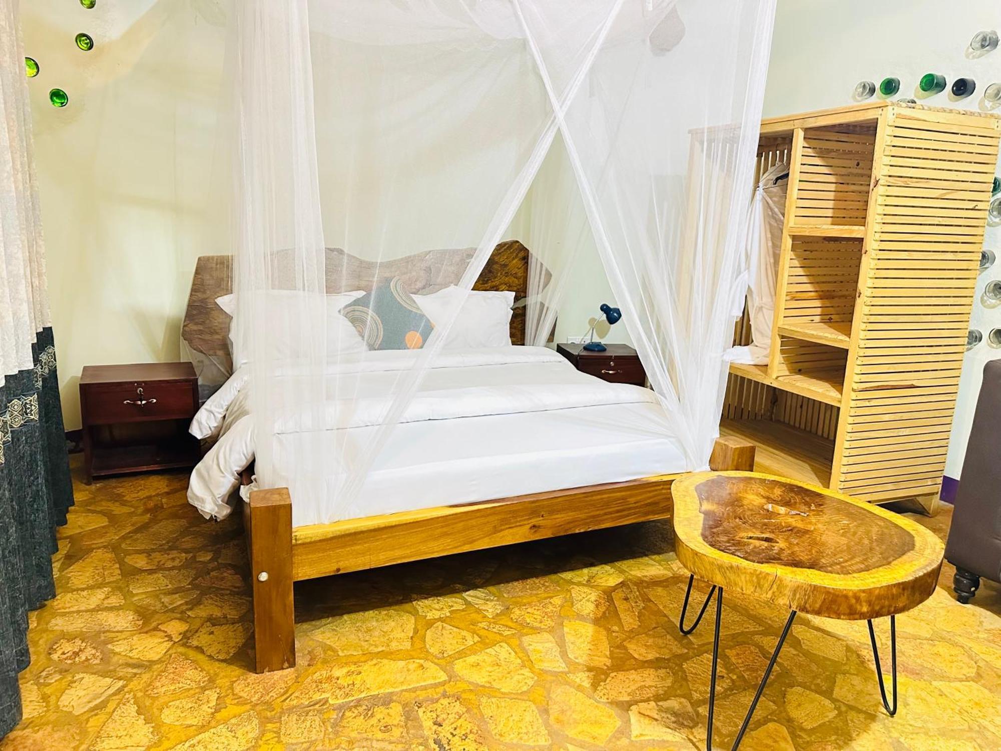 Afro Smile Hotel & Guest House Jinja Exteriör bild