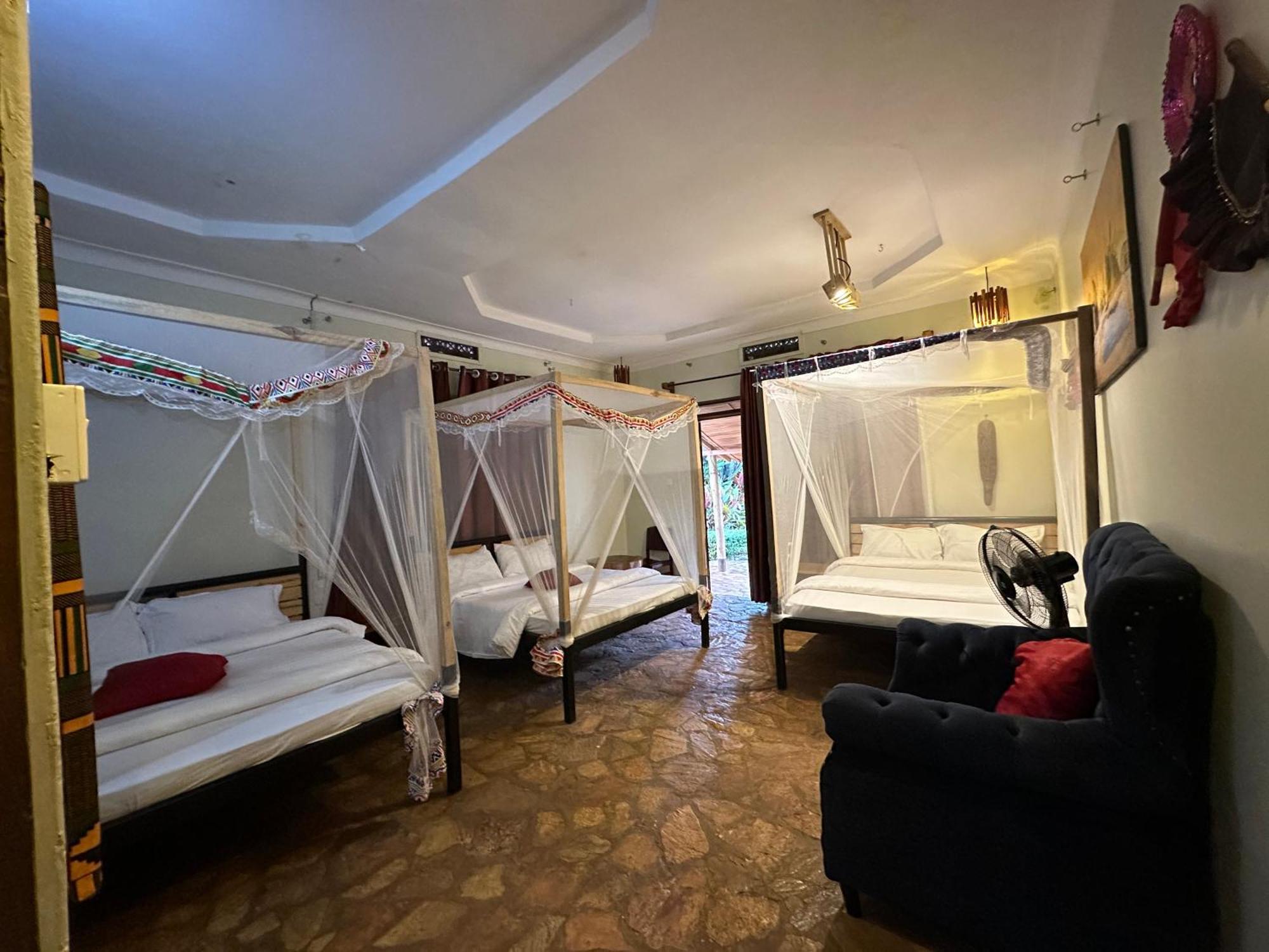 Afro Smile Hotel & Guest House Jinja Exteriör bild