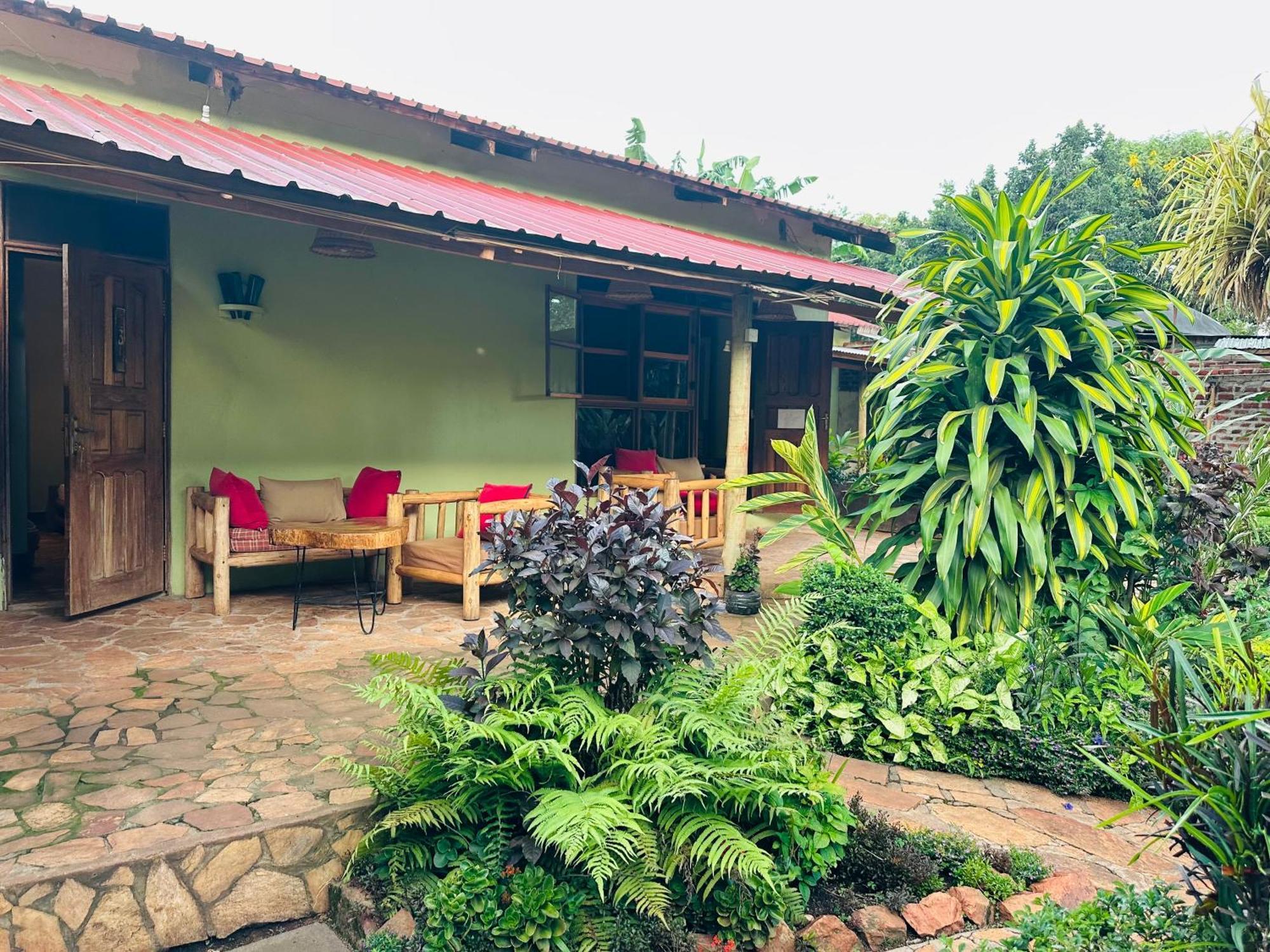Afro Smile Hotel & Guest House Jinja Exteriör bild