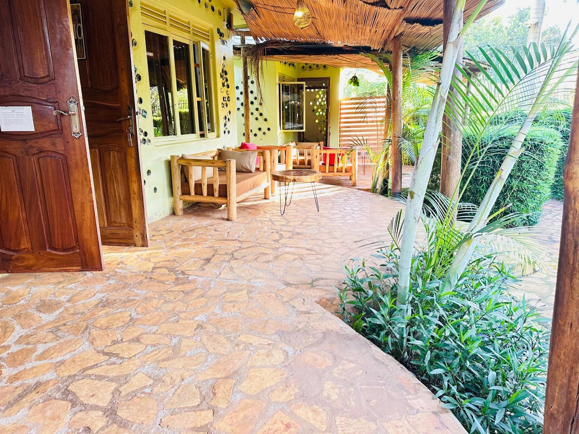 Afro Smile Hotel & Guest House Jinja Exteriör bild
