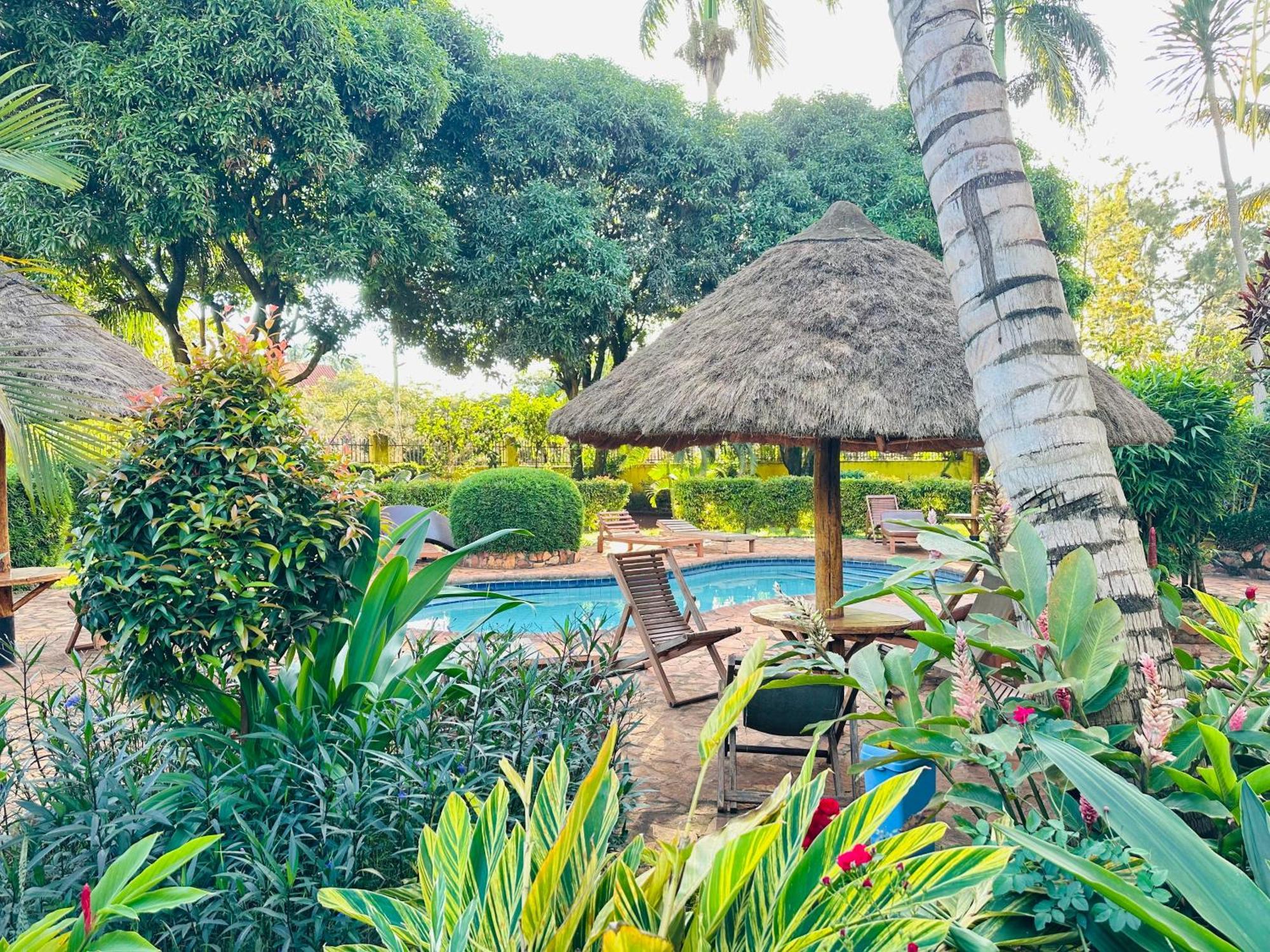 Afro Smile Hotel & Guest House Jinja Exteriör bild